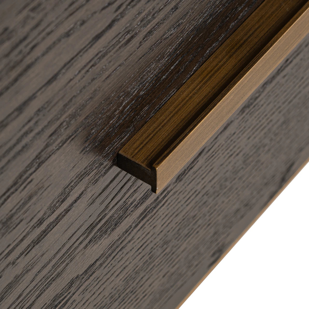 Utstillingsskap Carter brun lite 2 skuffer Richmond Interiors Vitrineskap