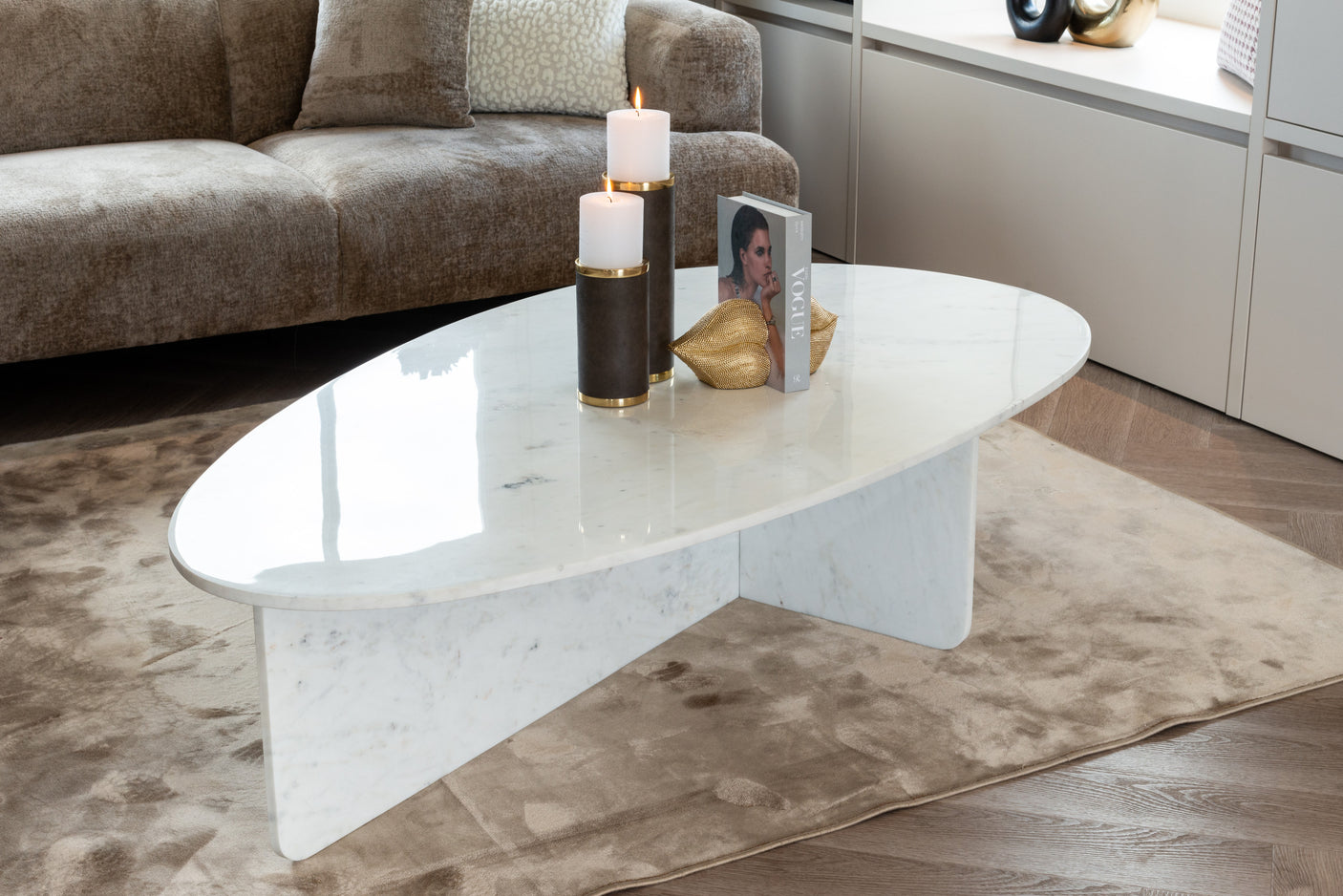 Bokstativer Kiss gull gull Richmond Interiors Hylle