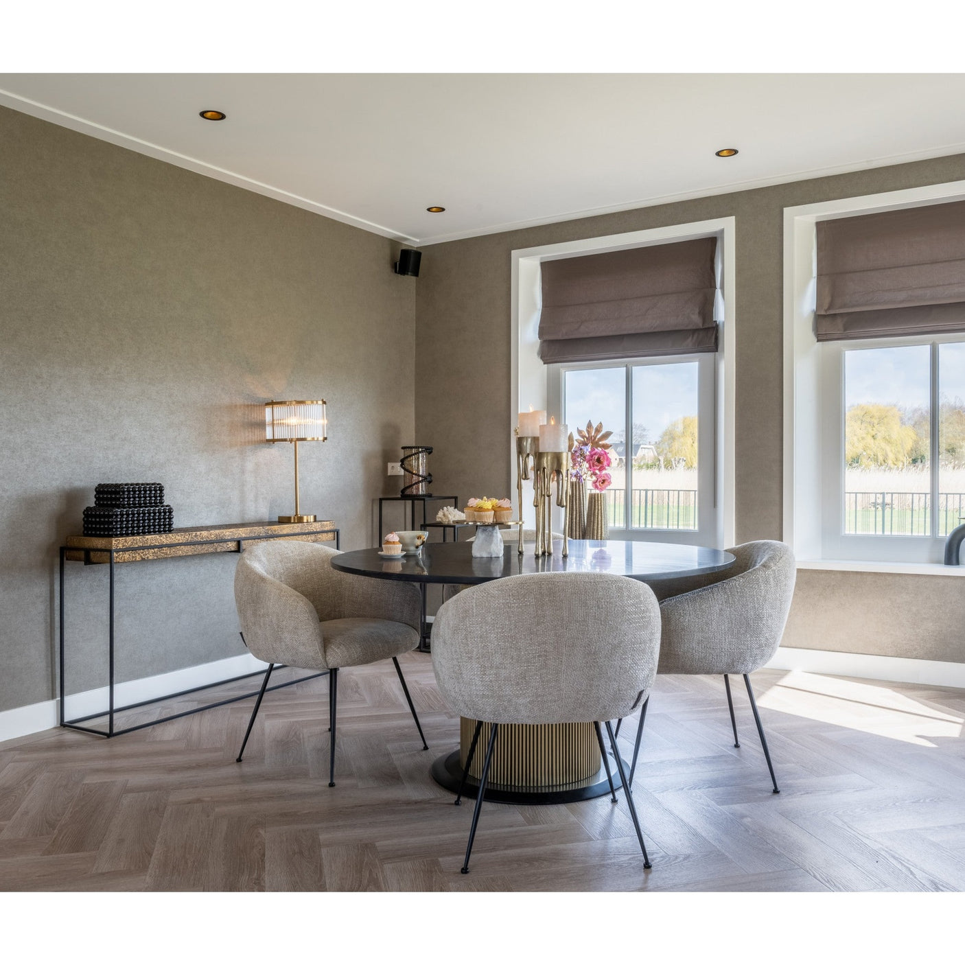 Spisebord Ironville gull 140Ø Richmond Interiors Spisebord