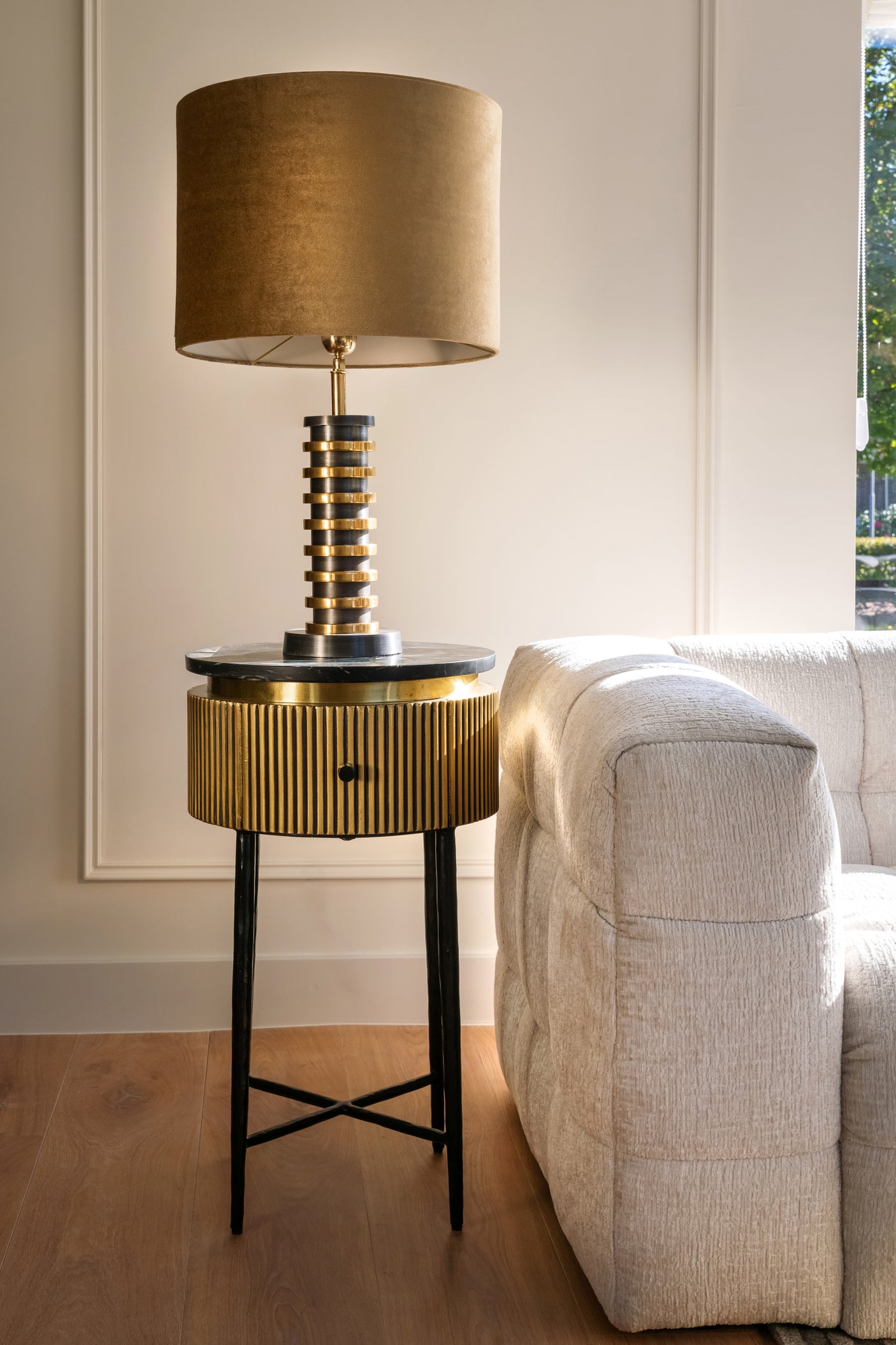 Endebord Ironville gull Richmond Interiors Sidebord