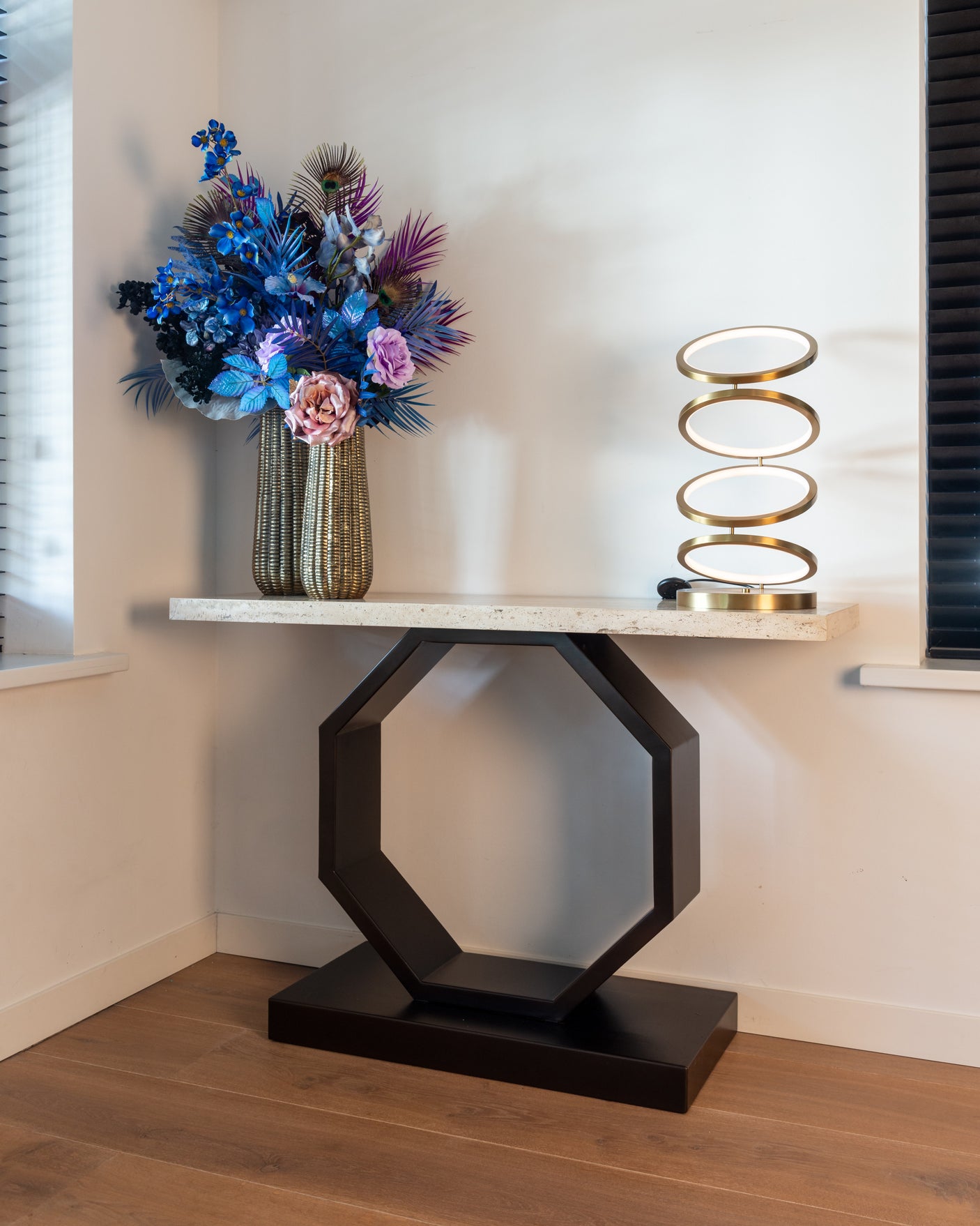 Bordlampe Jaimin børstet gull Richmond Interiors Bordlampe