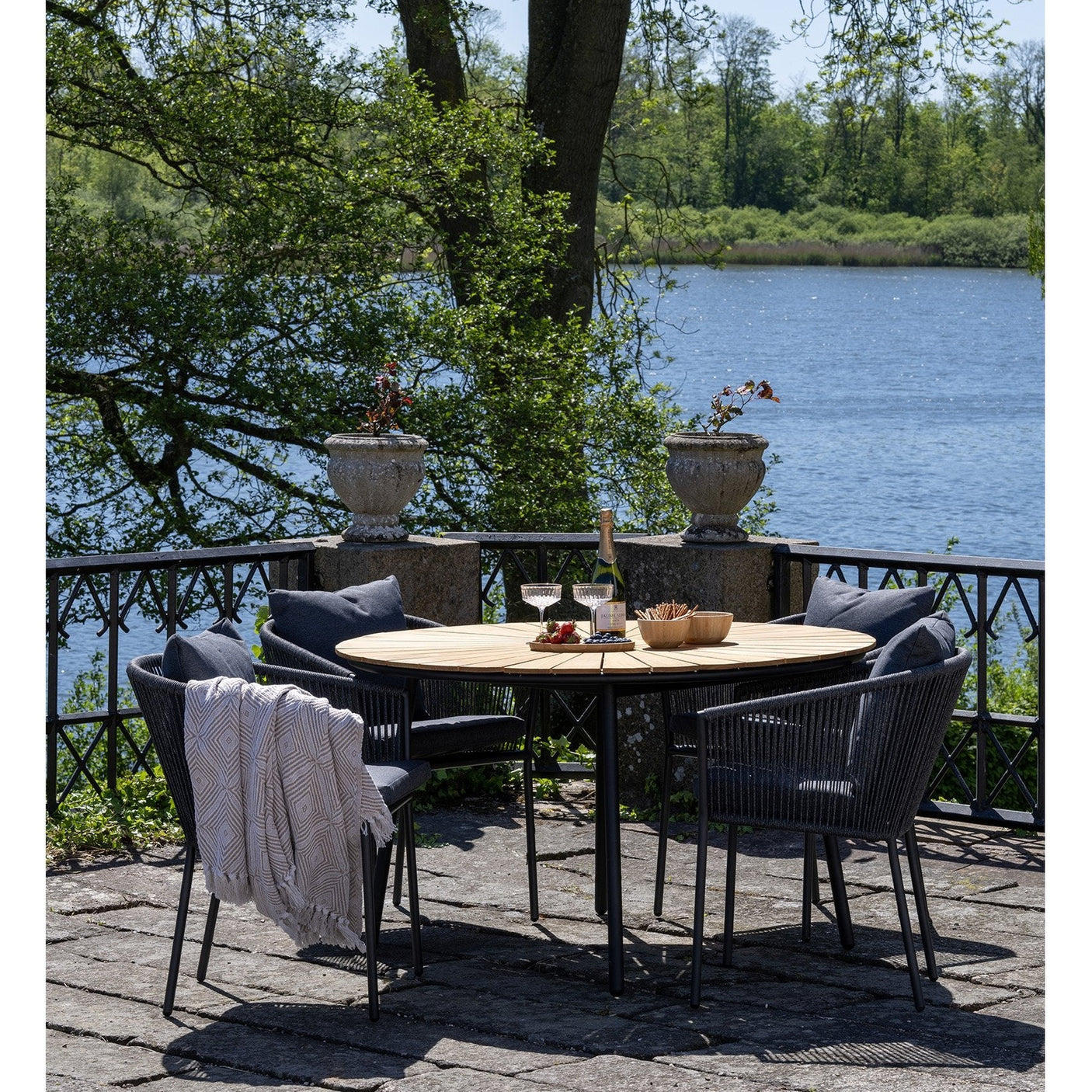 Cleveland Spisebord Ø130 House Nordic Spisebord