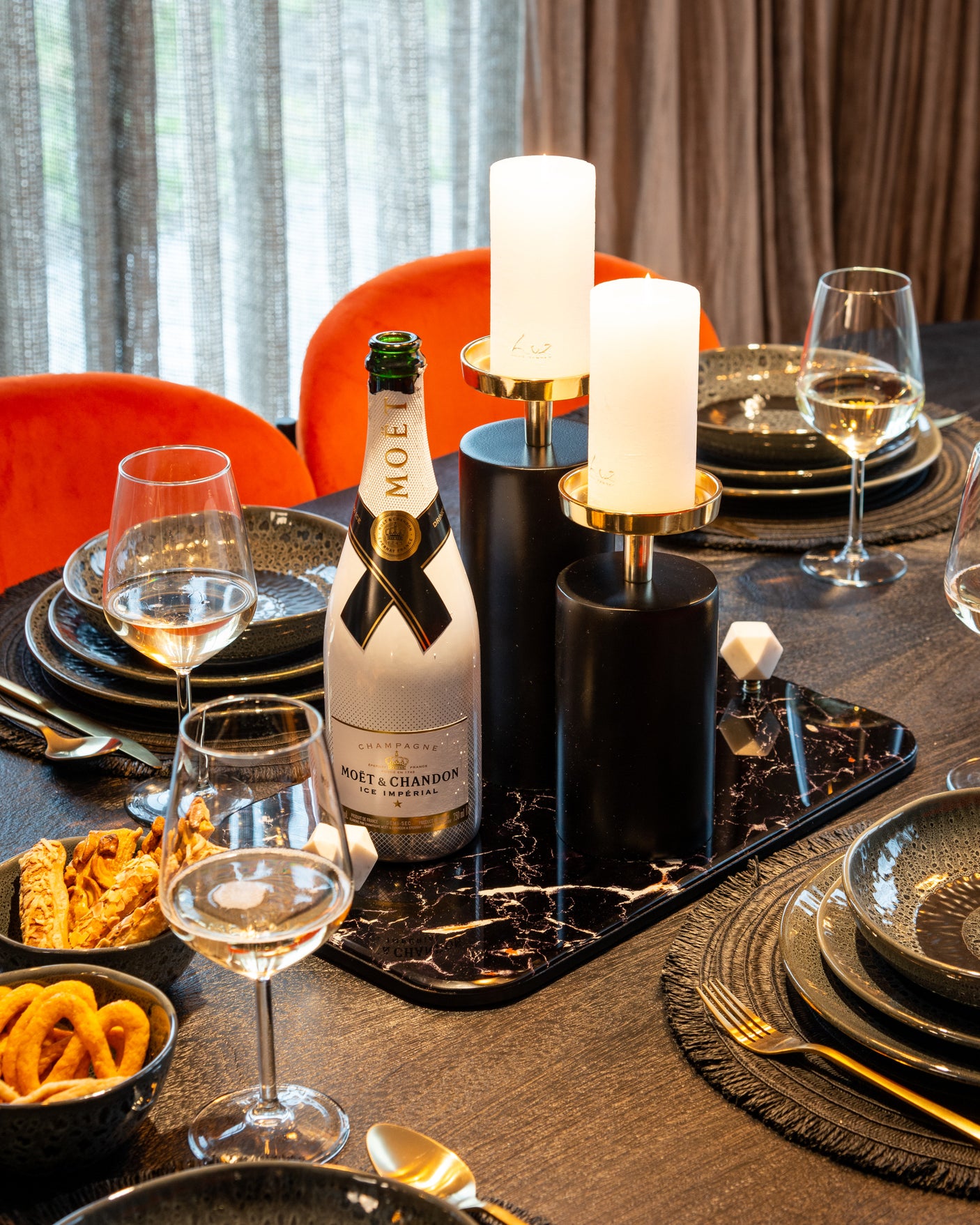Lysestake Caya svart/gull liten Richmond Interiors Lysestake