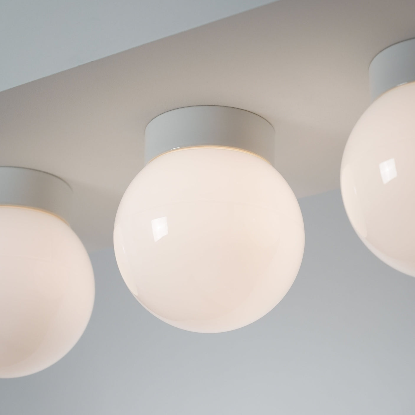 Globe 200 Matt Taklampe/Vegglampe E27 IP44 Ifö Electric AB Taklampe/Vegglampe