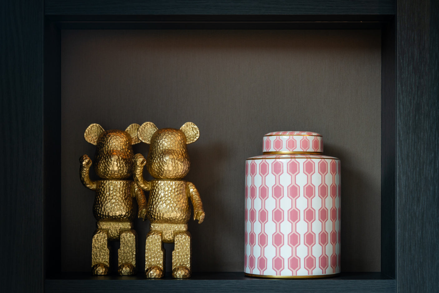 Dekorativt objekt Bear gull stående Richmond Interiors Pynteartikler
