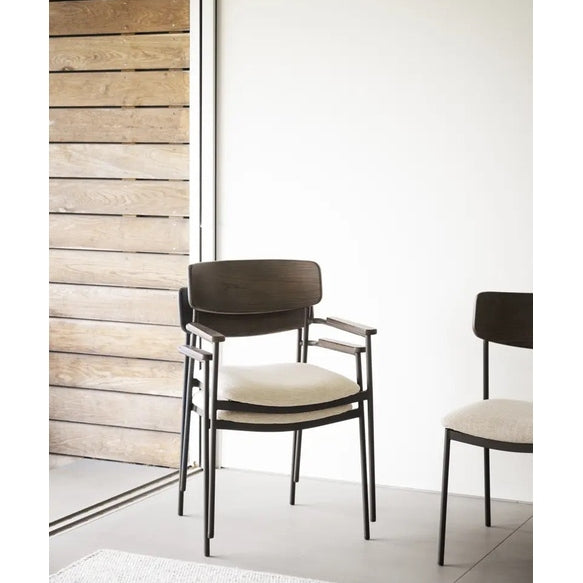 Maymont spisestol med armstøtte stablebar Rowico Spisestol