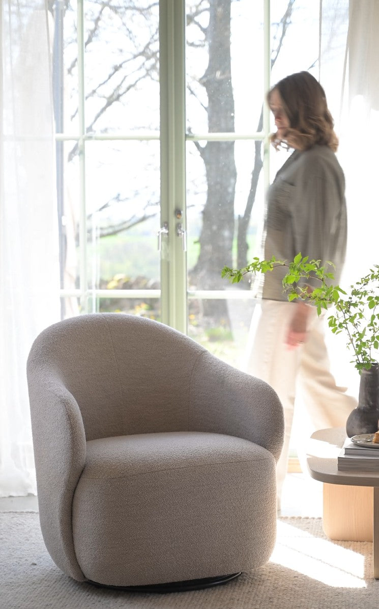 Chapeltown lounge chair light beige fabric swivel Rowico Lenestol