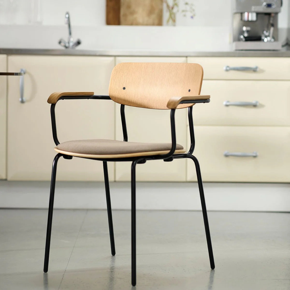 J183 - Holmen - Stable stol med armlener FDB Møbler Spisestol