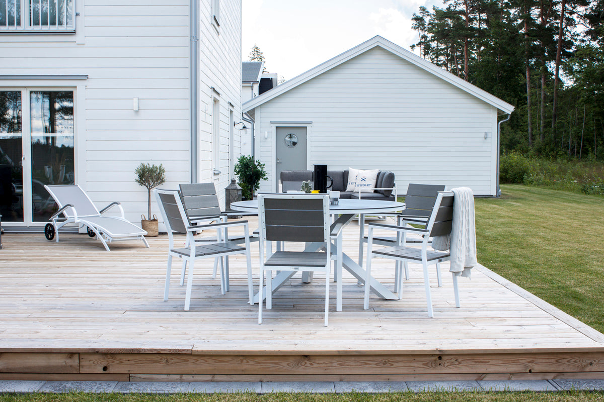 Copacabana Spisebord ø140 + Levels stol Venture Design Spisegruppe