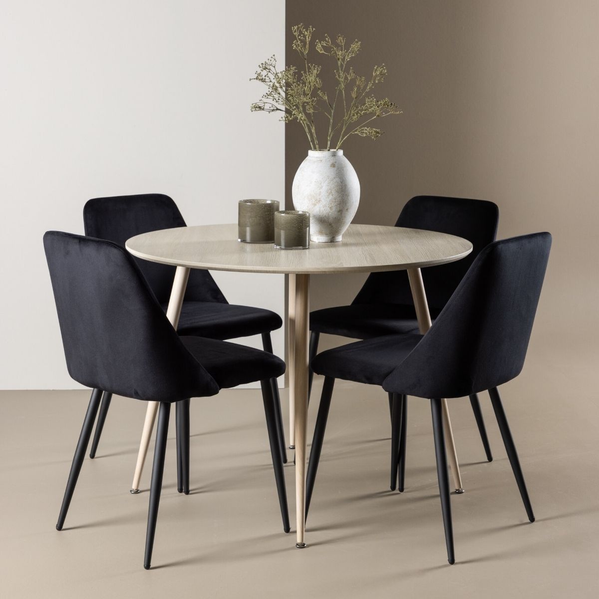 Plaza Dining Table with Night Dining Chair Venture Design Spisegruppe