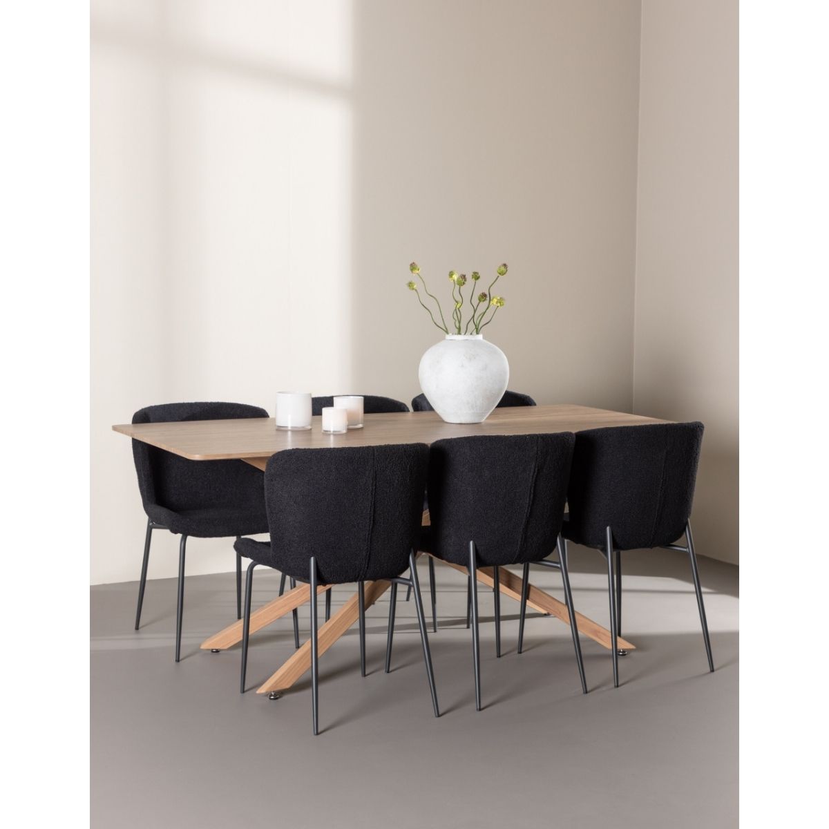 Piazza Dining Table with Modesto Dining Chair Venture Design Spisegruppe