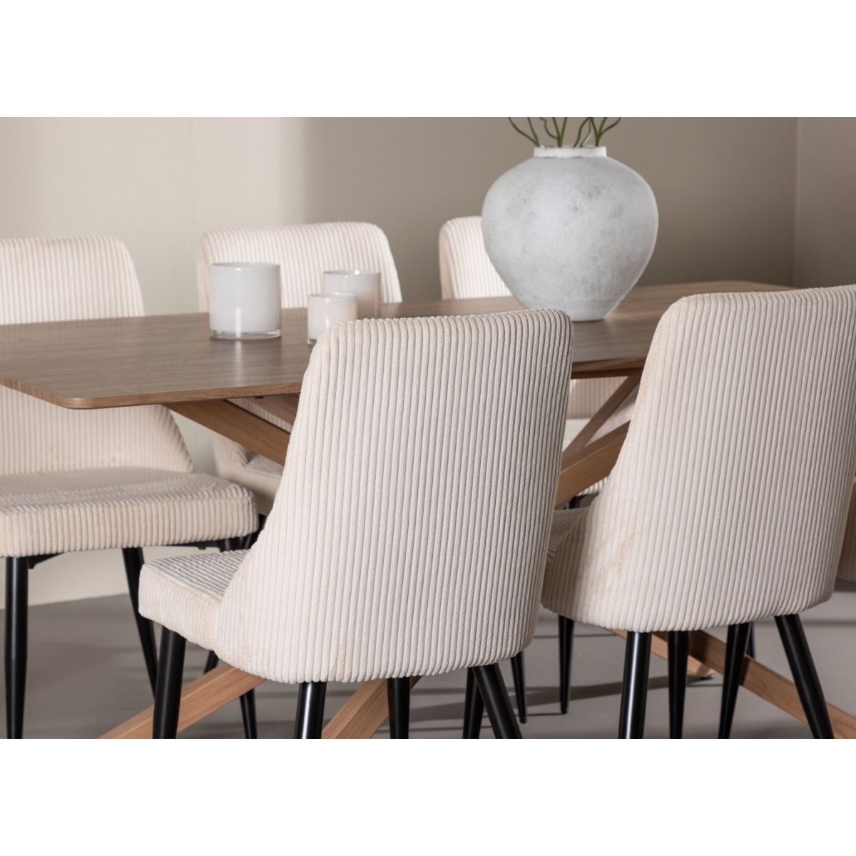 Piazza Dining Table with Leone Dining Chair Venture Design Spisegruppe