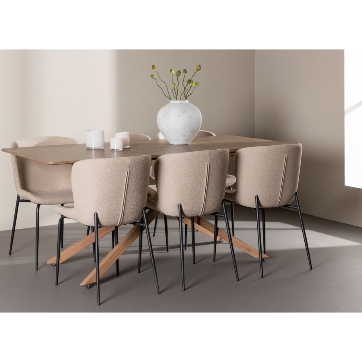 Piazza Dining Table with Modesto Dining Chair Venture Design Spisegruppe