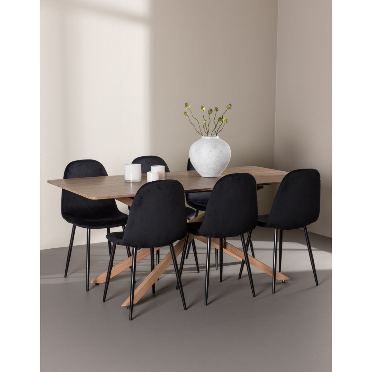 Piazza Dining Table with Polar Dining Chair