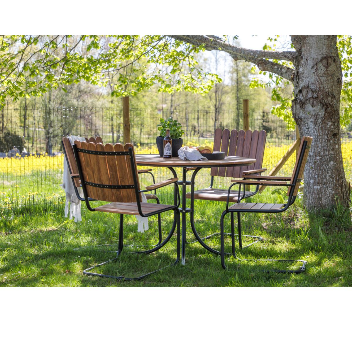 Holmsund Table Set Venture Design Spisegruppe