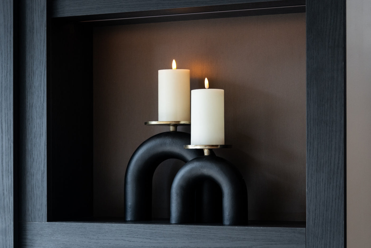 Lysestake Livi svart/gull stor Richmond Interiors Lysestake