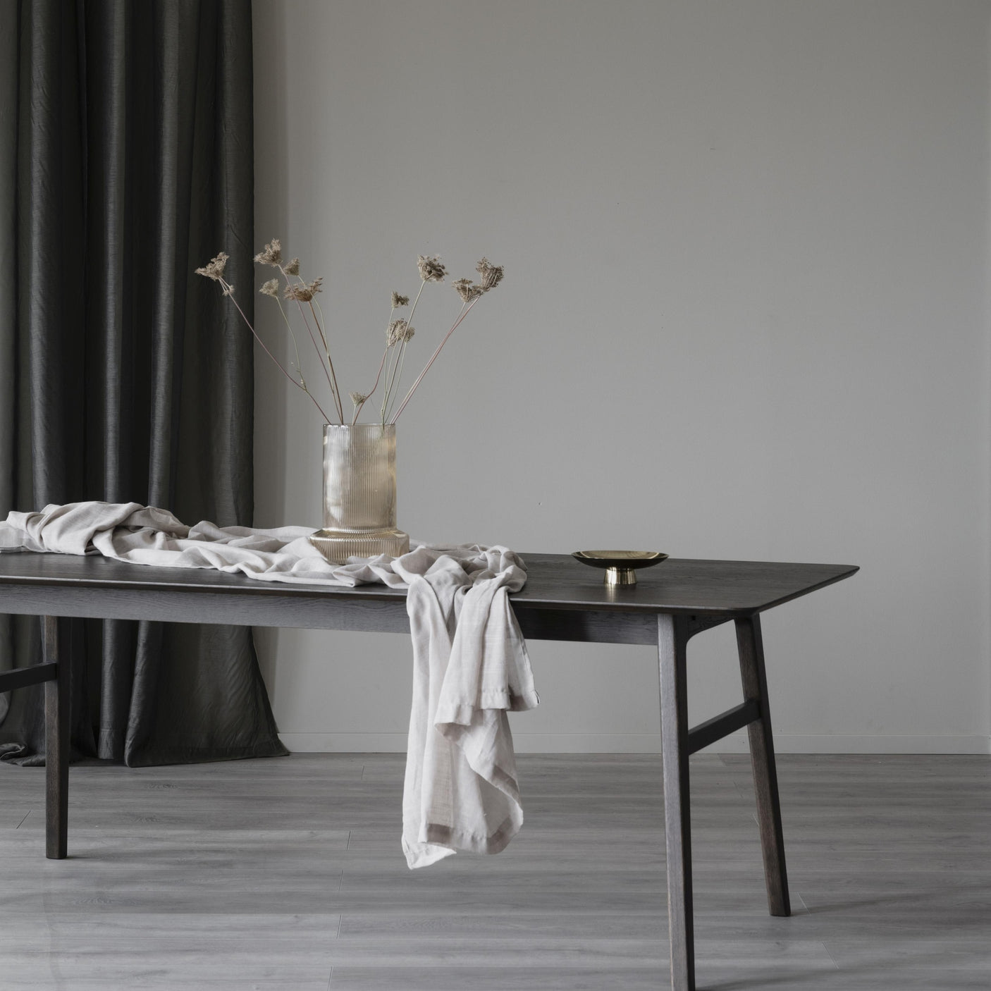 Nagano spisebord Rowico Spisebord