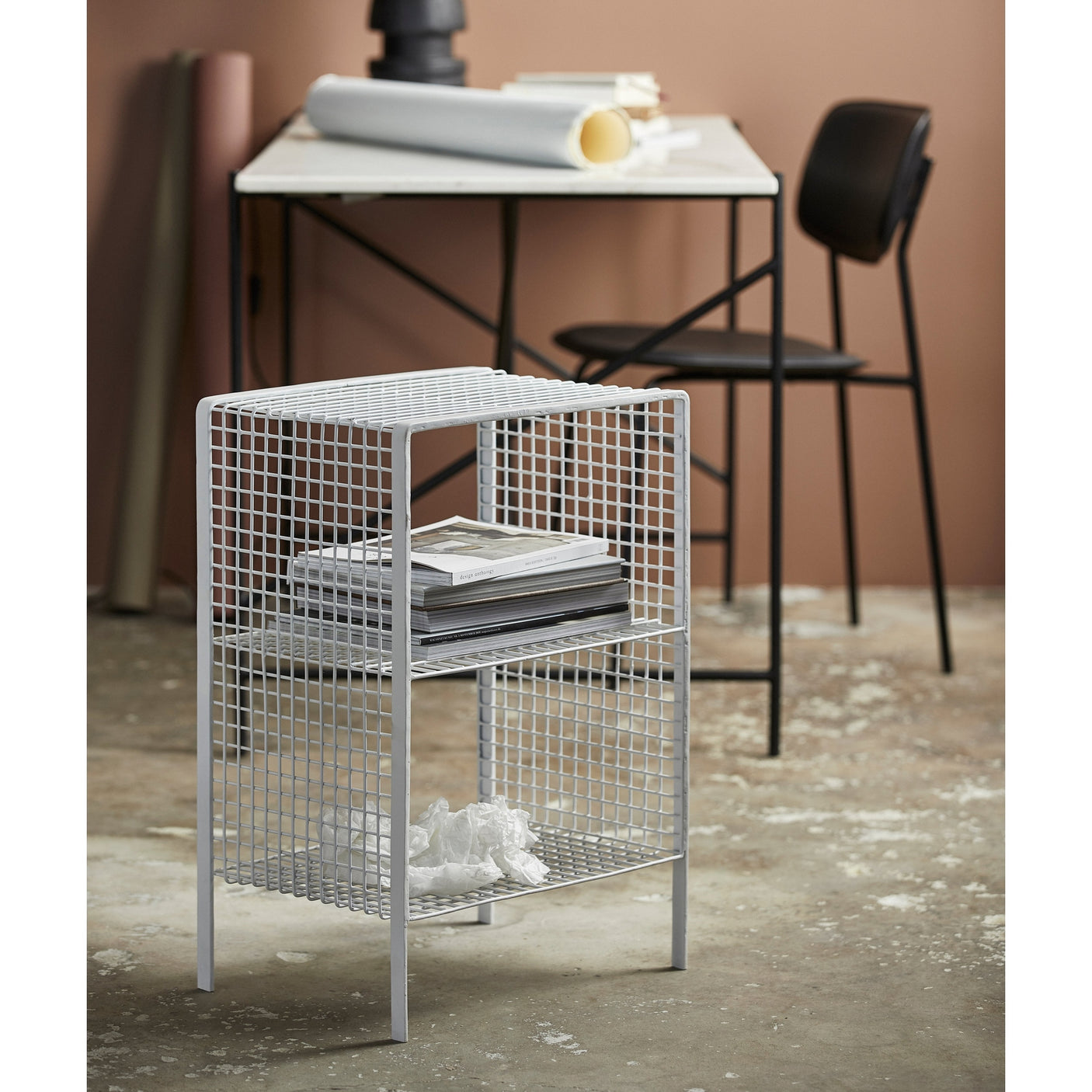 TUO seng/sidebord i jern - 40x30 cm - hvit Nordal WALL/ DISP