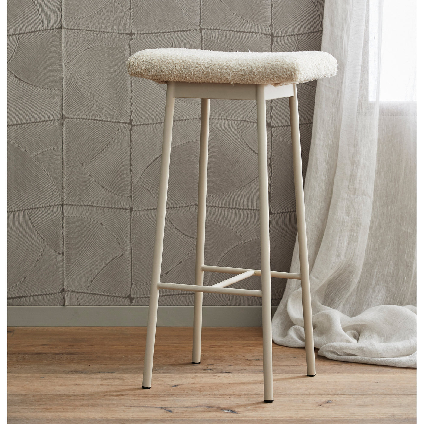 ZALA barstol med imitert lammekjøtt - beige Nordal STOOLS