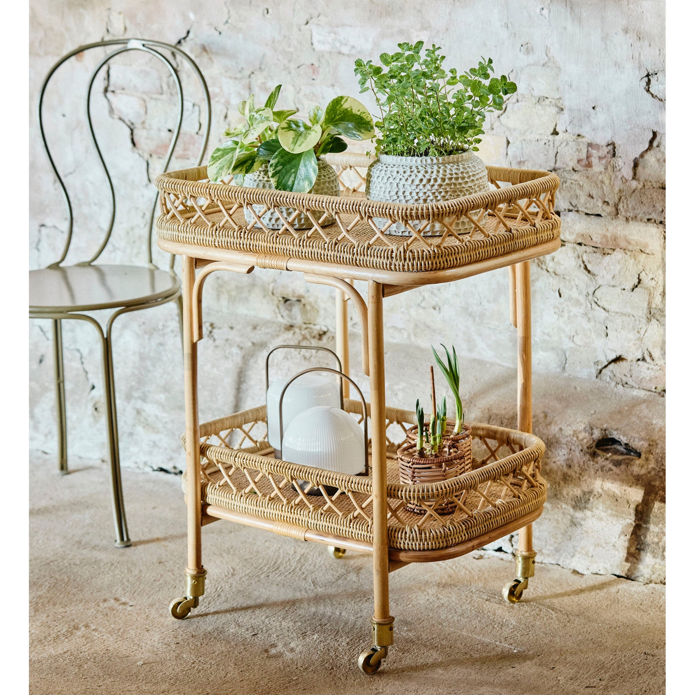 LIRI rullebord i rattan - 62x42 cm - natur Nordal TABLES