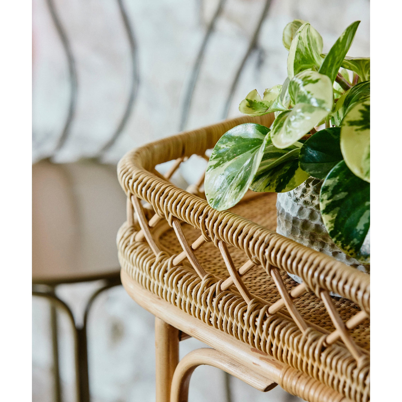 LIRI rullebord i rattan - 62x42 cm - natur Nordal TABLES