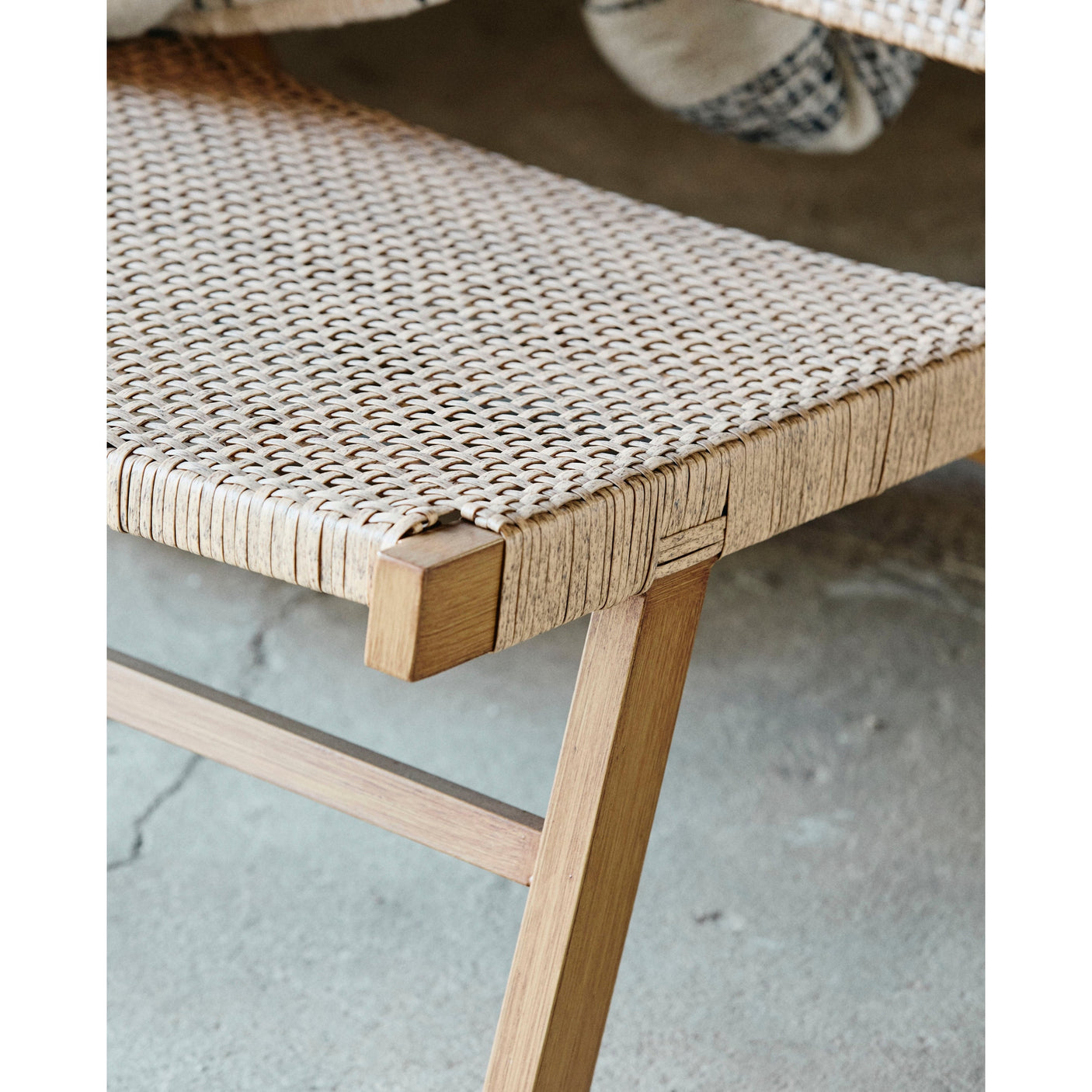 VASAI lounge hagestol i flettet polyrattan - natur Nordal GARDEN FUR