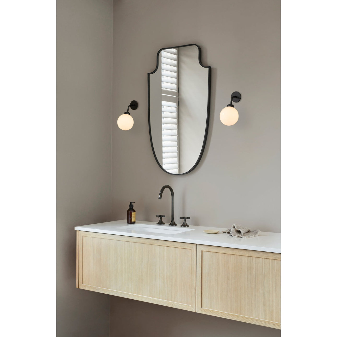 Apiales Wall Hard-wired Nuura Vegglampe