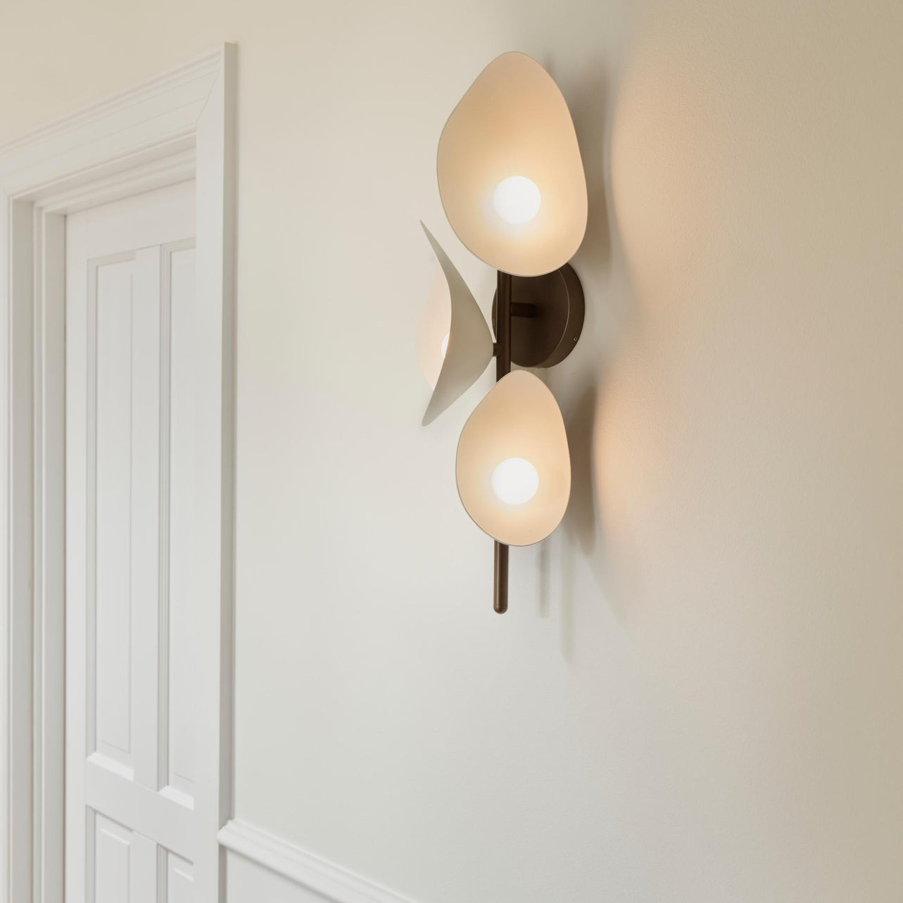 Florii 3 Wall Nuura Vegglampe