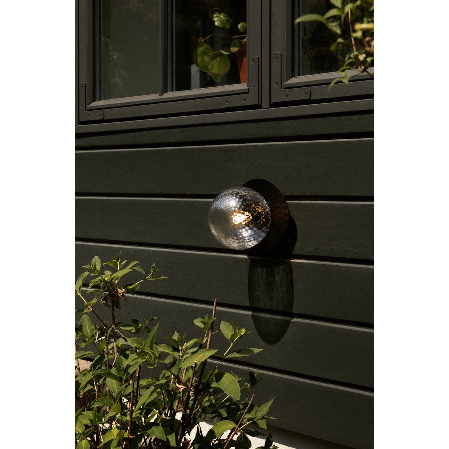 Liila 1 Outdoor Nuura Vegglampe