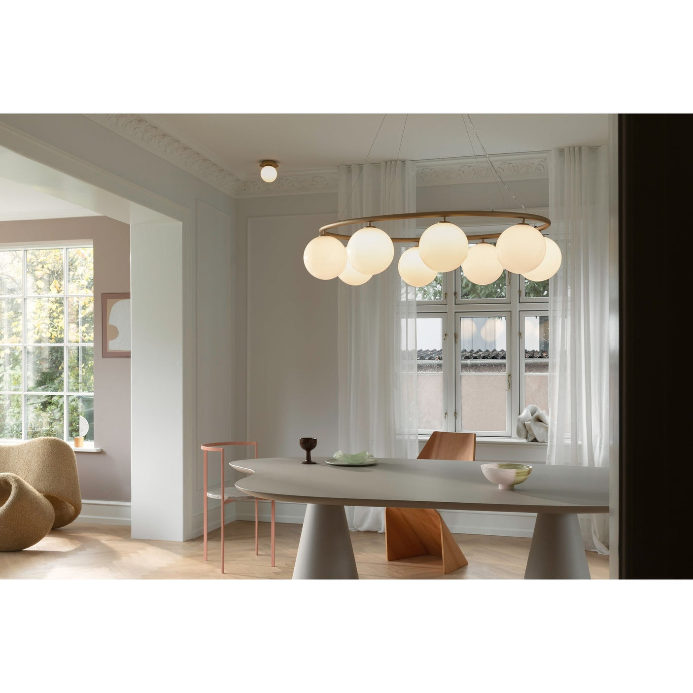 Miira 8 Oval Nuura Taklampe