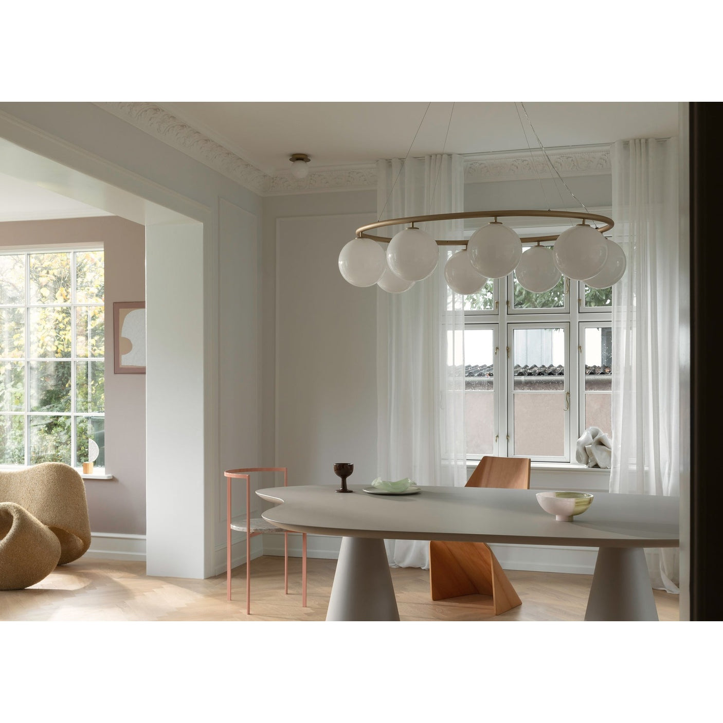 Miira 8 Oval Nuura Taklampe