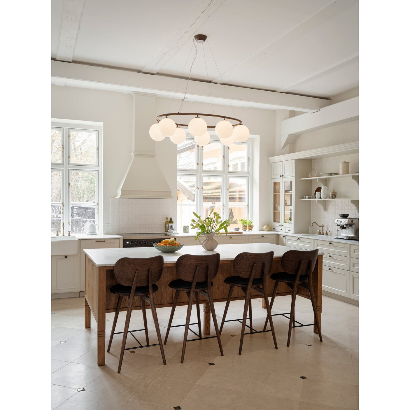 Miira 8 Oval Nuura Taklampe