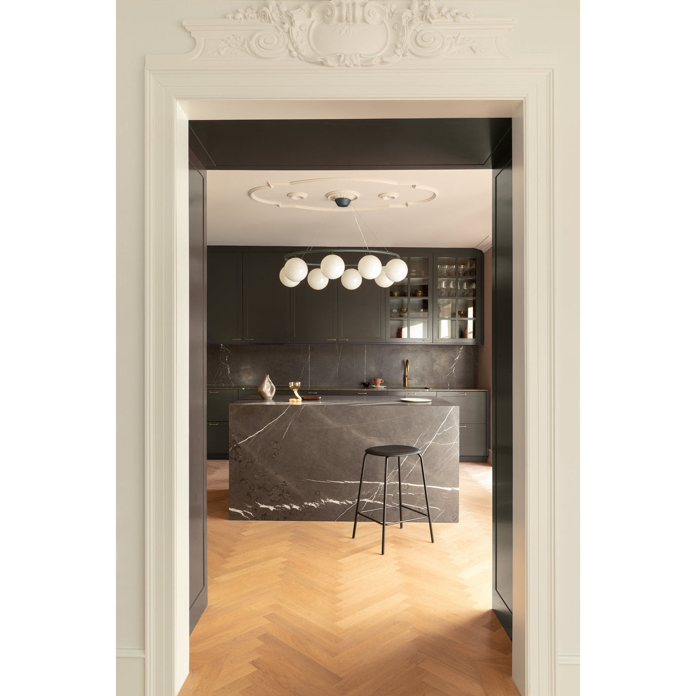 Miira 8 Oval Nuura Taklampe