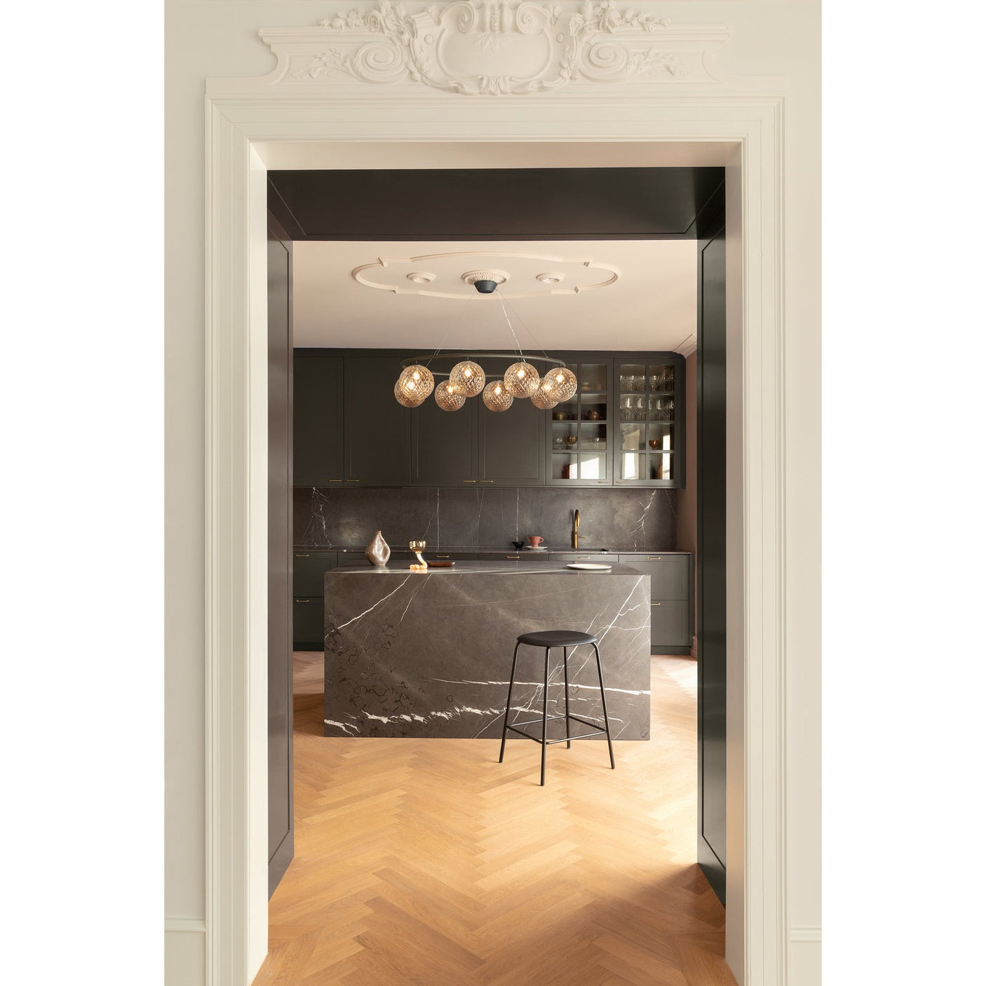 Miira 8 Oval Nuura Taklampe