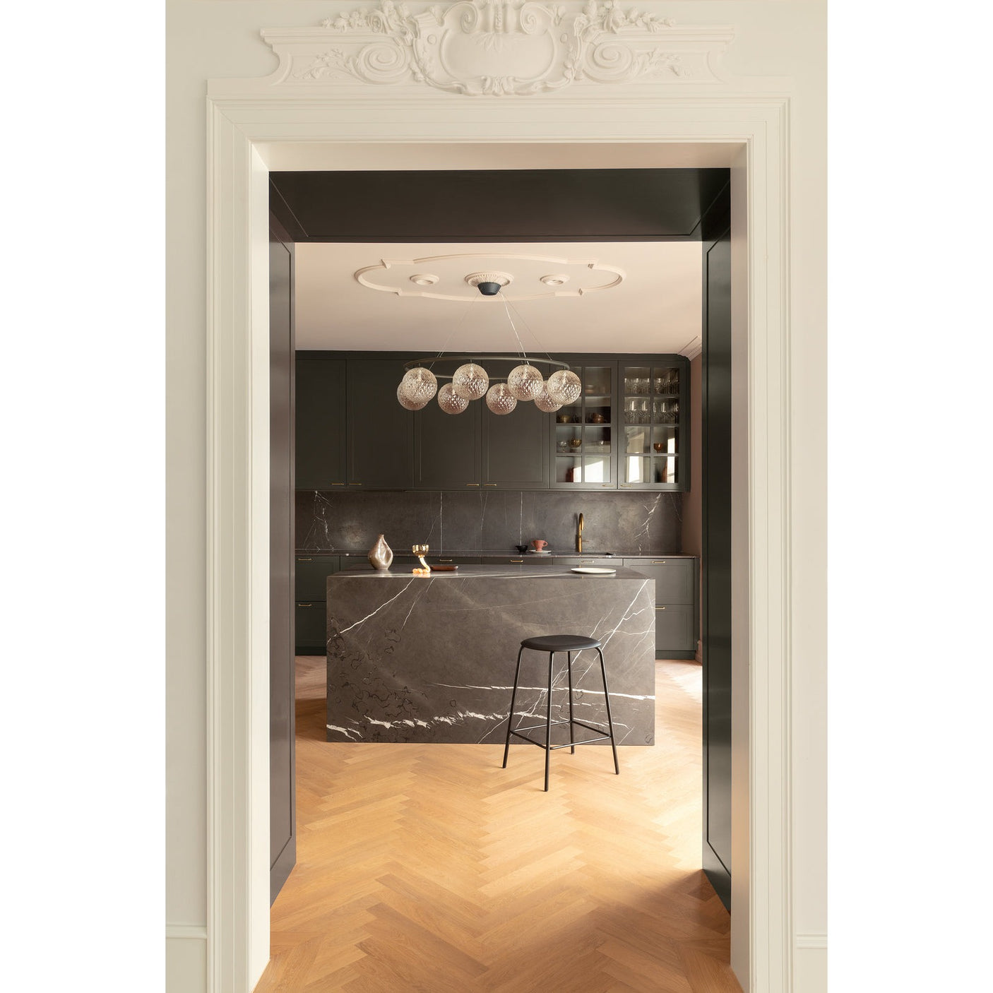 Miira 8 Oval Nuura Taklampe