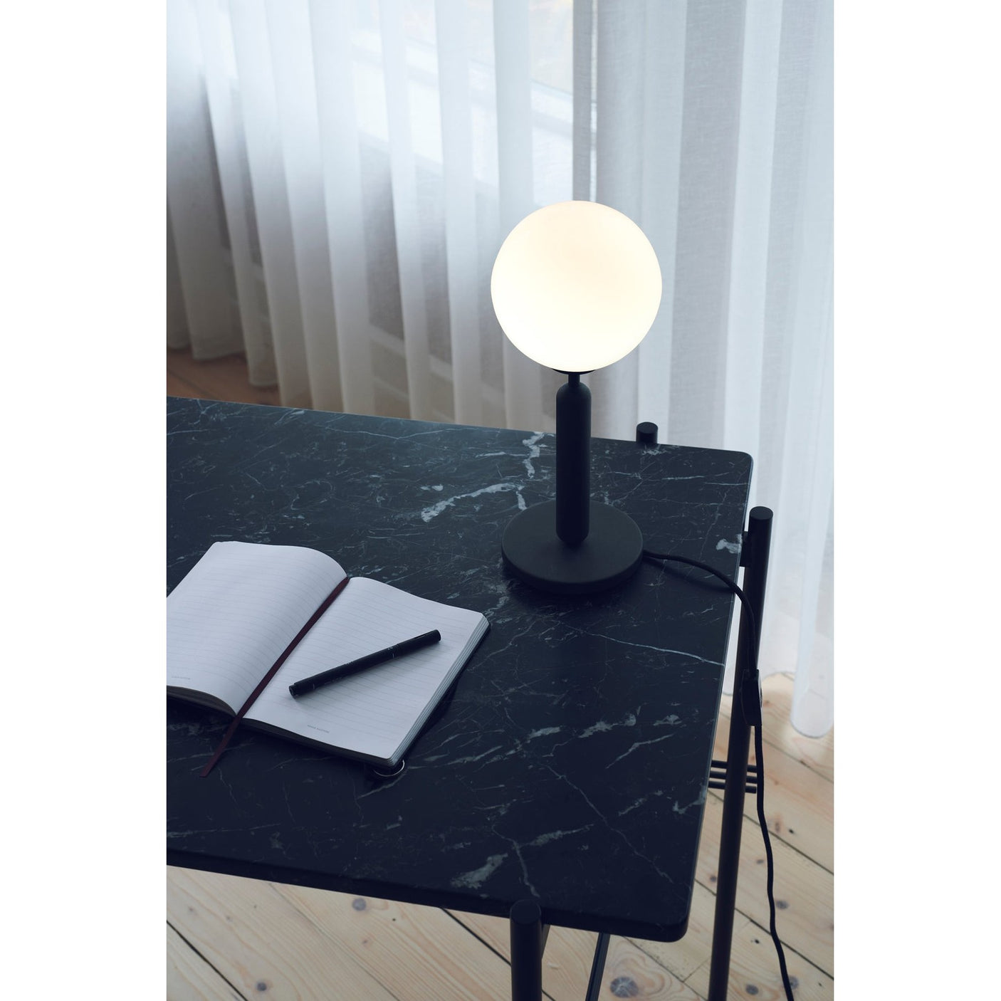 Miira Table Lamp Nuura Bordlampe