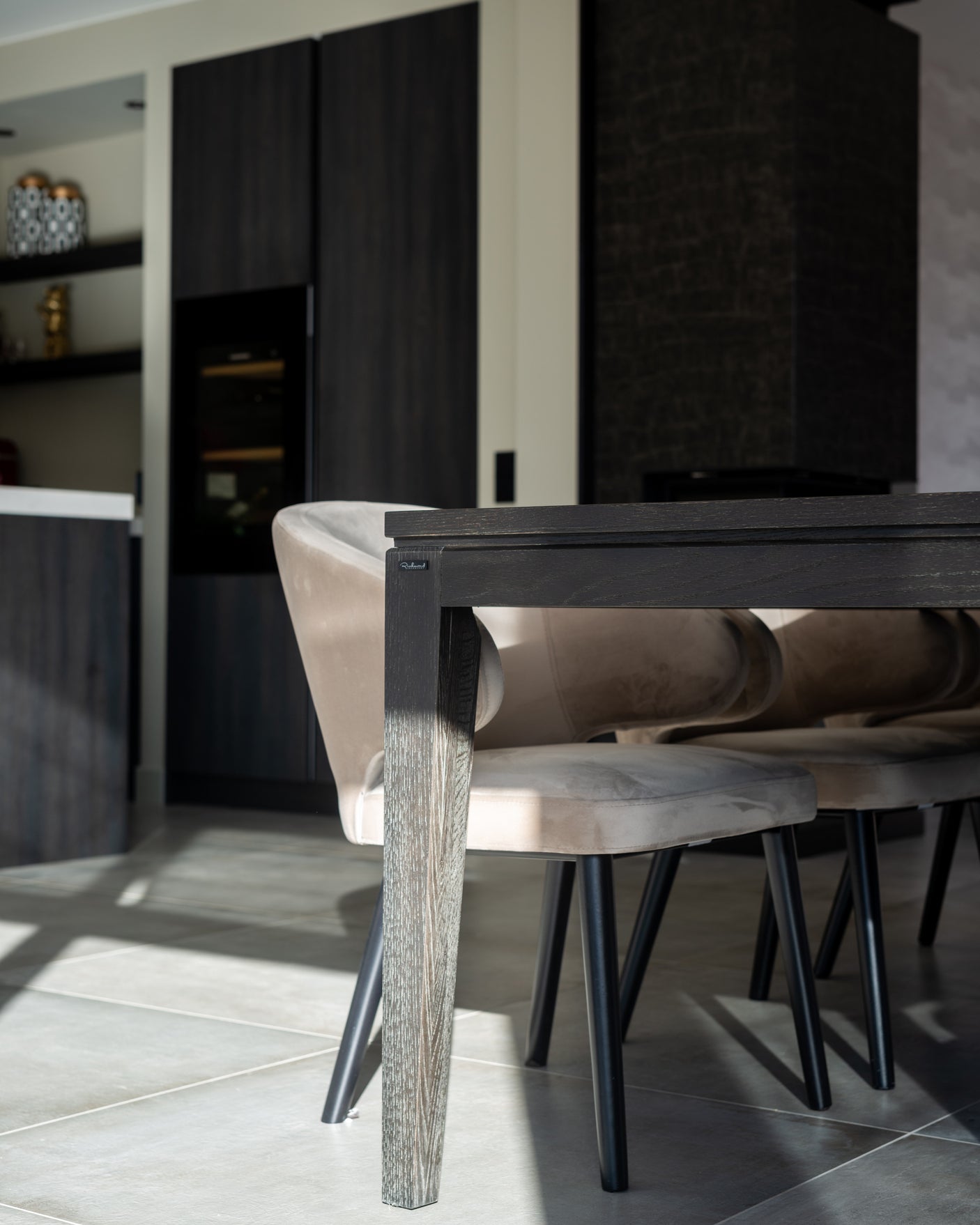 Barstol Indigo khaki-fløyel Richmond Interiors Barstol