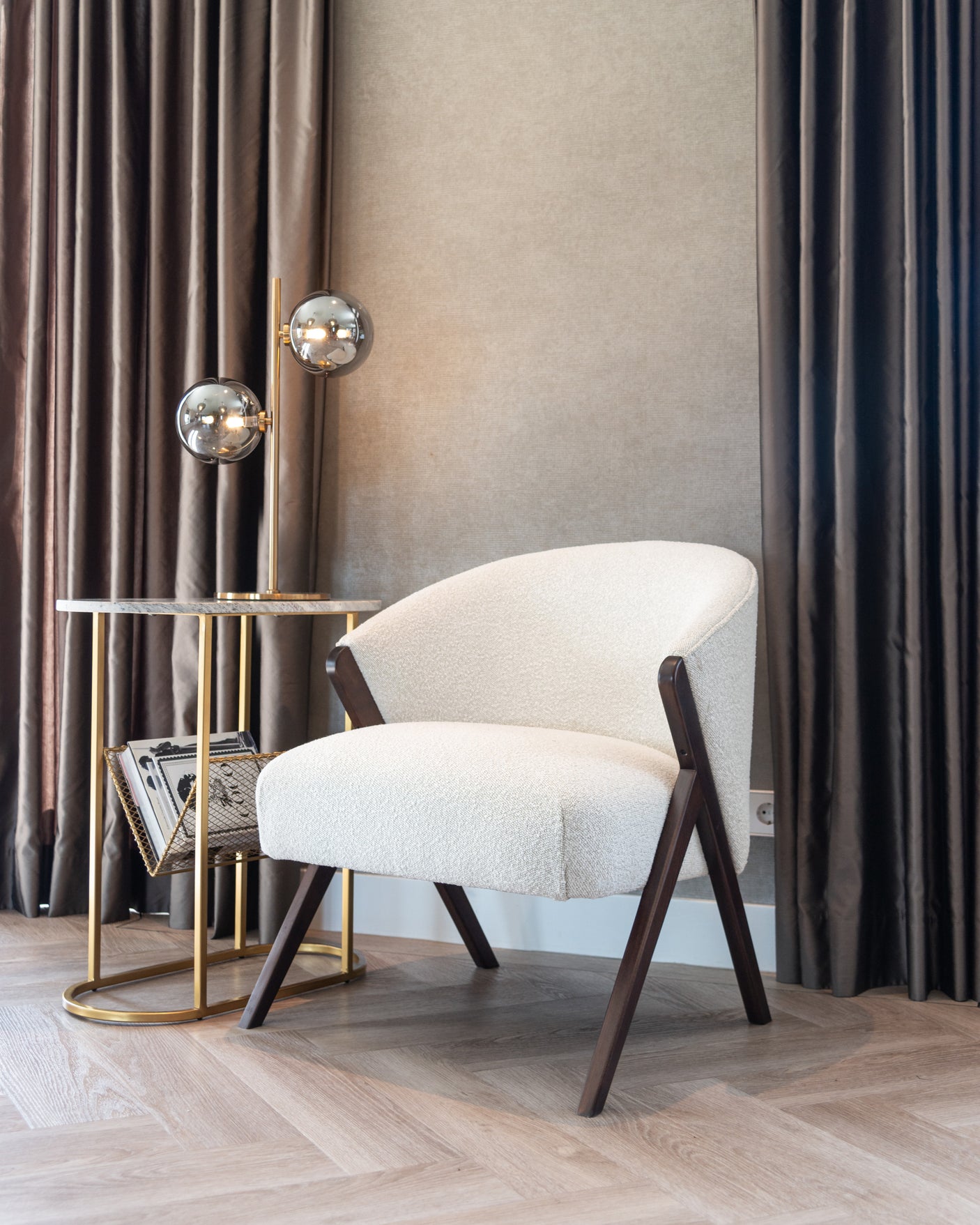 Lounge chair Mia hvit bouclé Richmond Interiors Lenestol