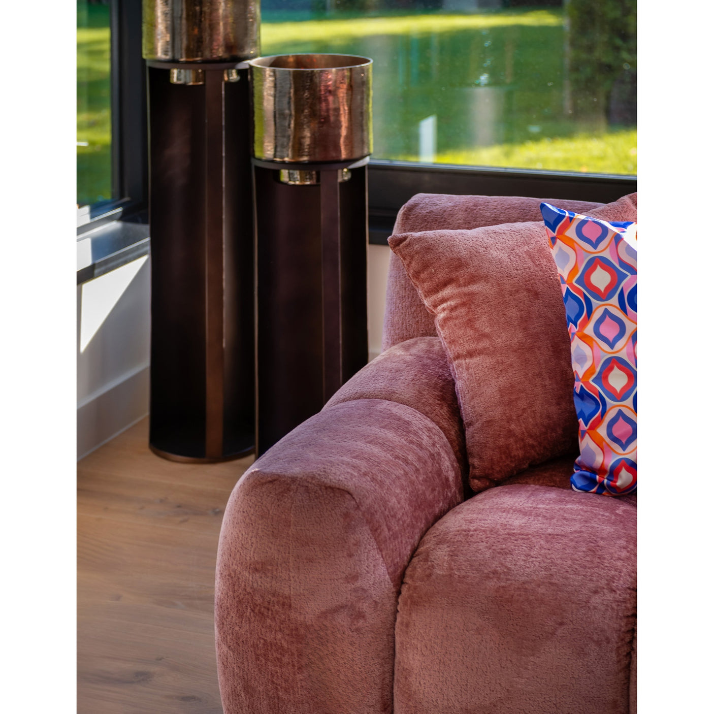 Sofa Charelle rose chenille Richmond Interiors Sofa