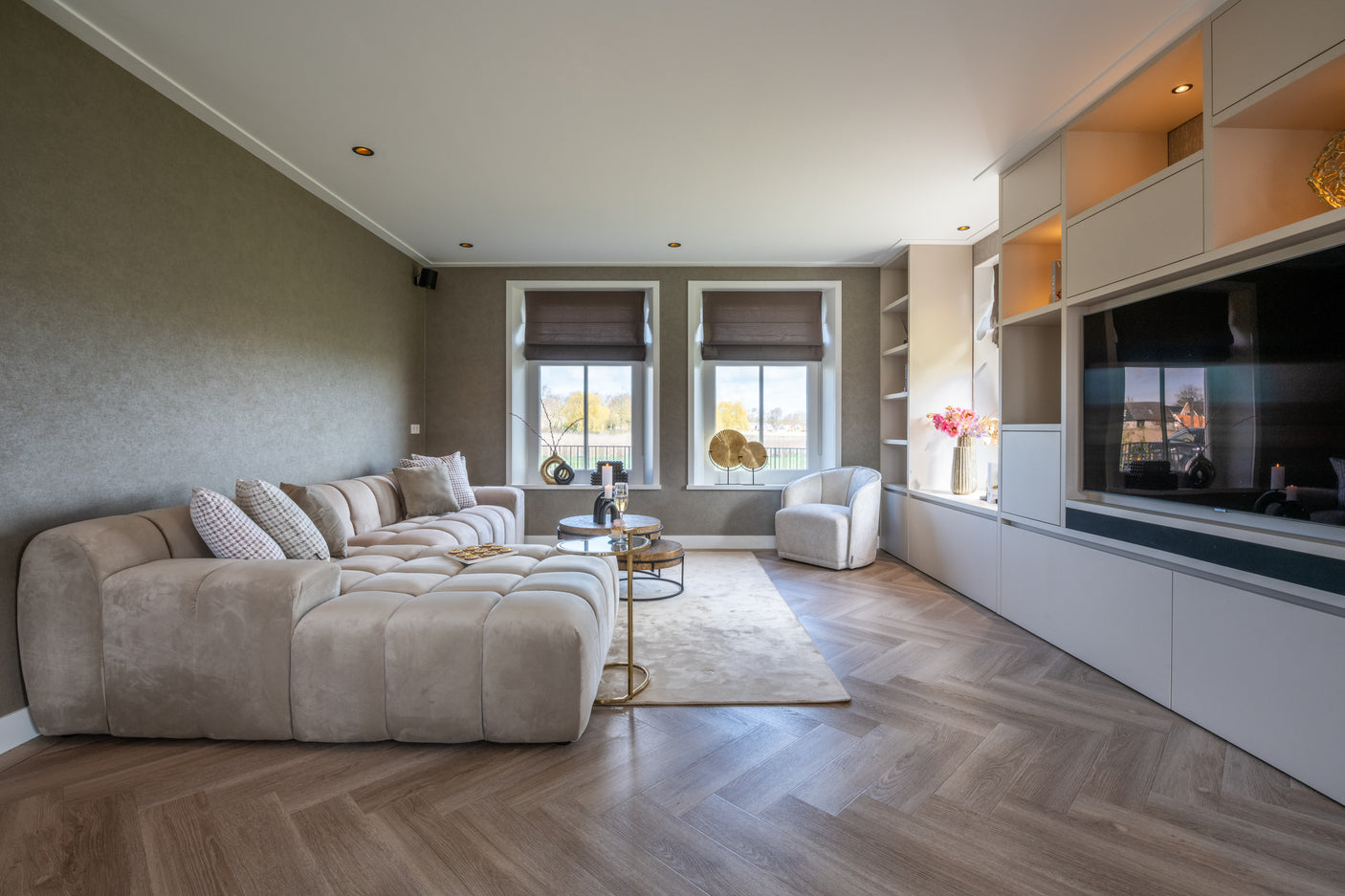 Lysestake Livi svart/gull stor Richmond Interiors Lysestake