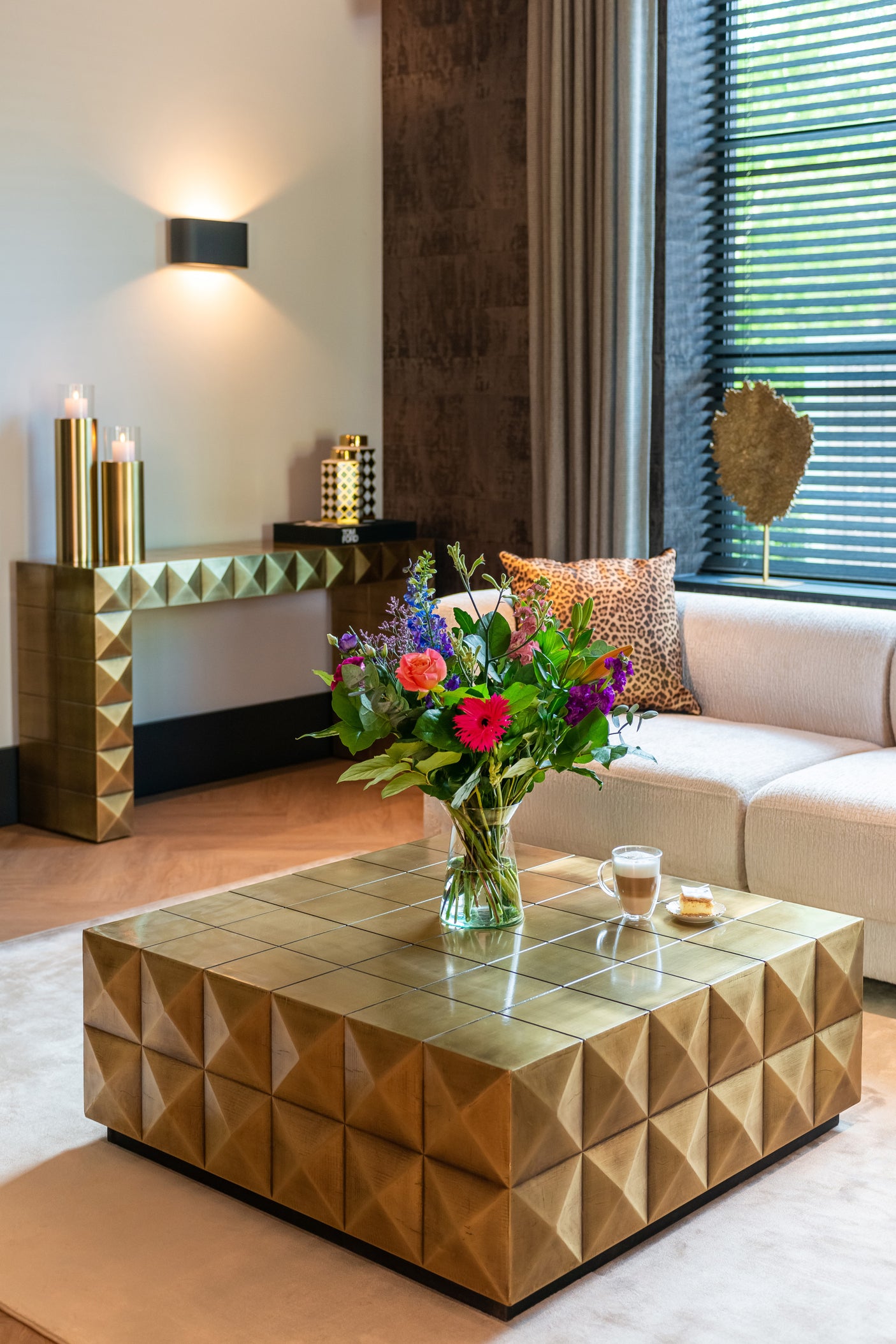 Salongbord Collada børstet gull inkl. glassplate Richmond Interiors Sofabord