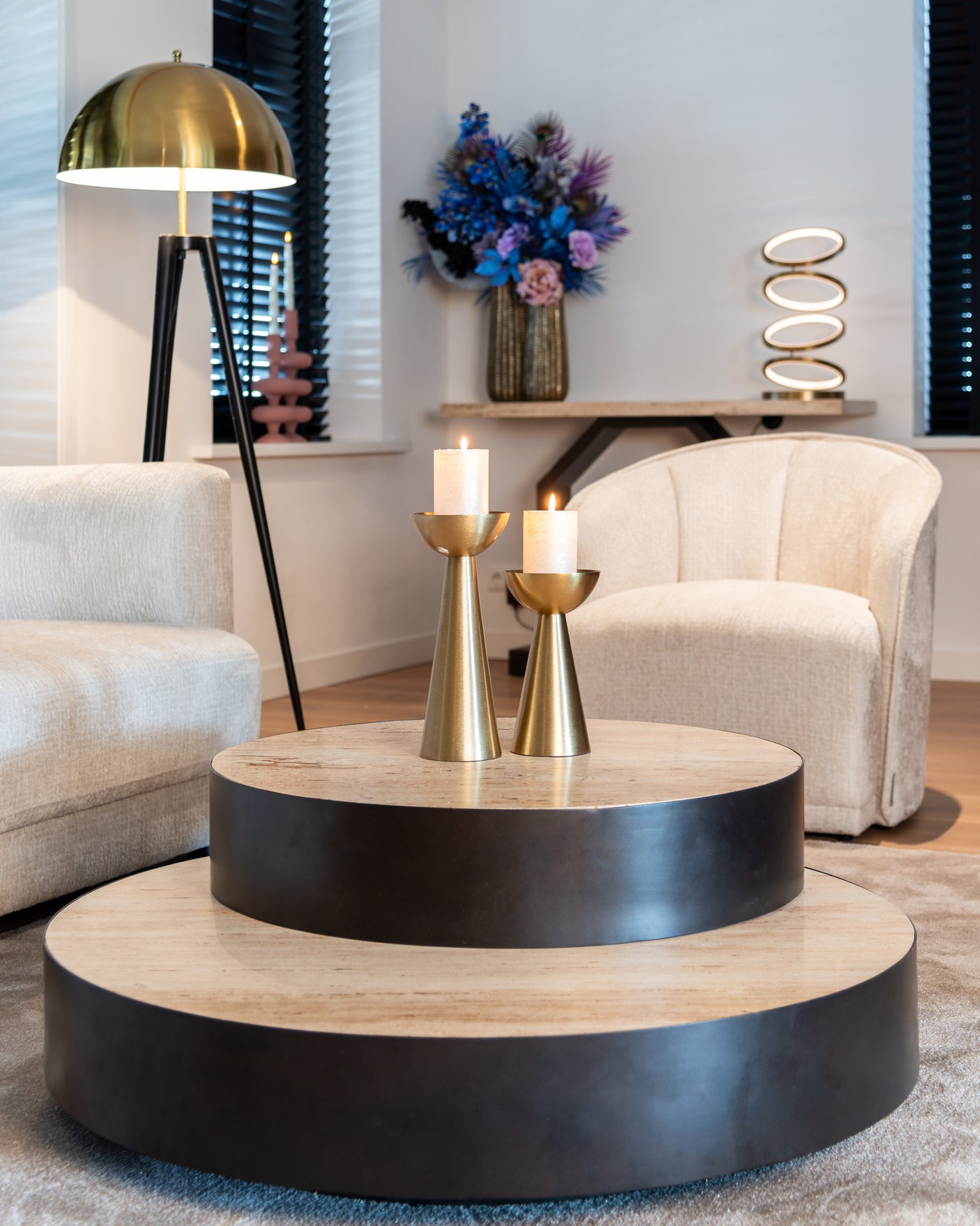 Bordlampe Jaimin børstet gull Richmond Interiors Bordlampe