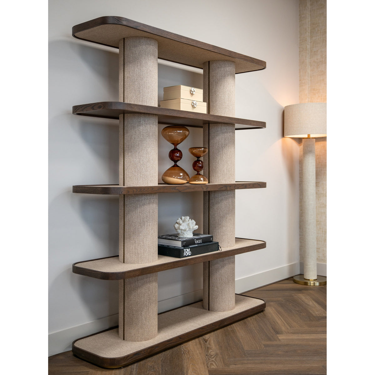 Utstillingsskap Willox beige Richmond Interiors Vitrineskap