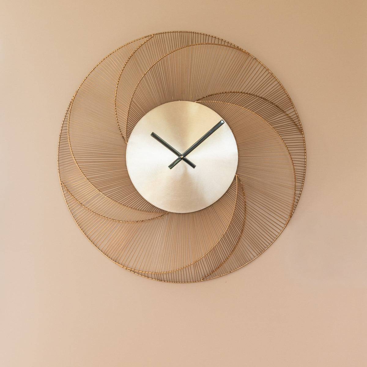 Klokke Denver gull Richmond Interiors Veggur