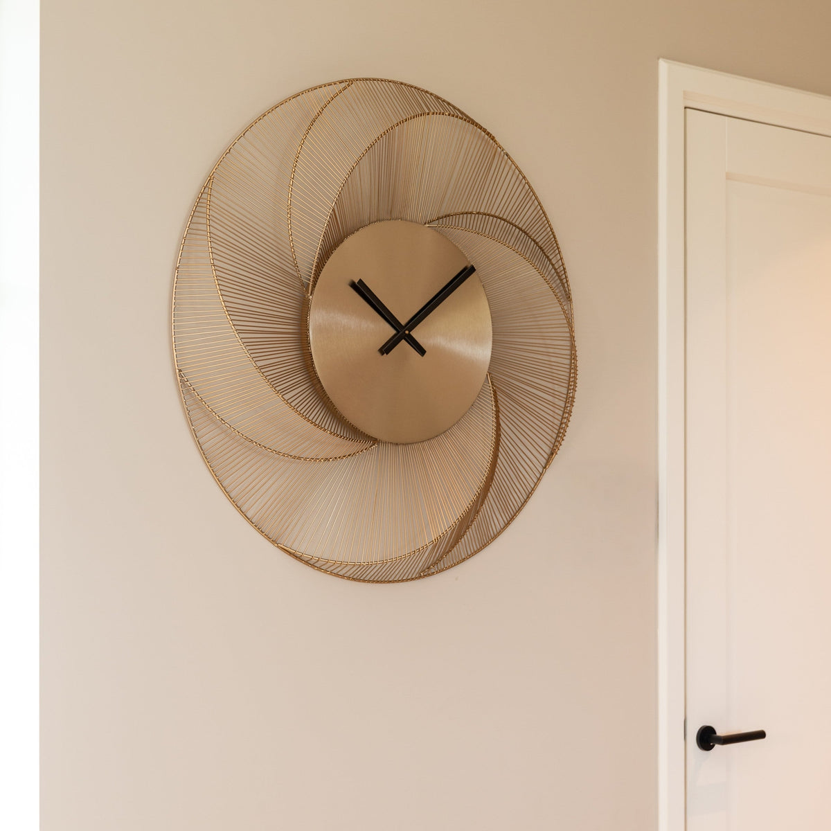 Klokke Denver gull Richmond Interiors Veggur