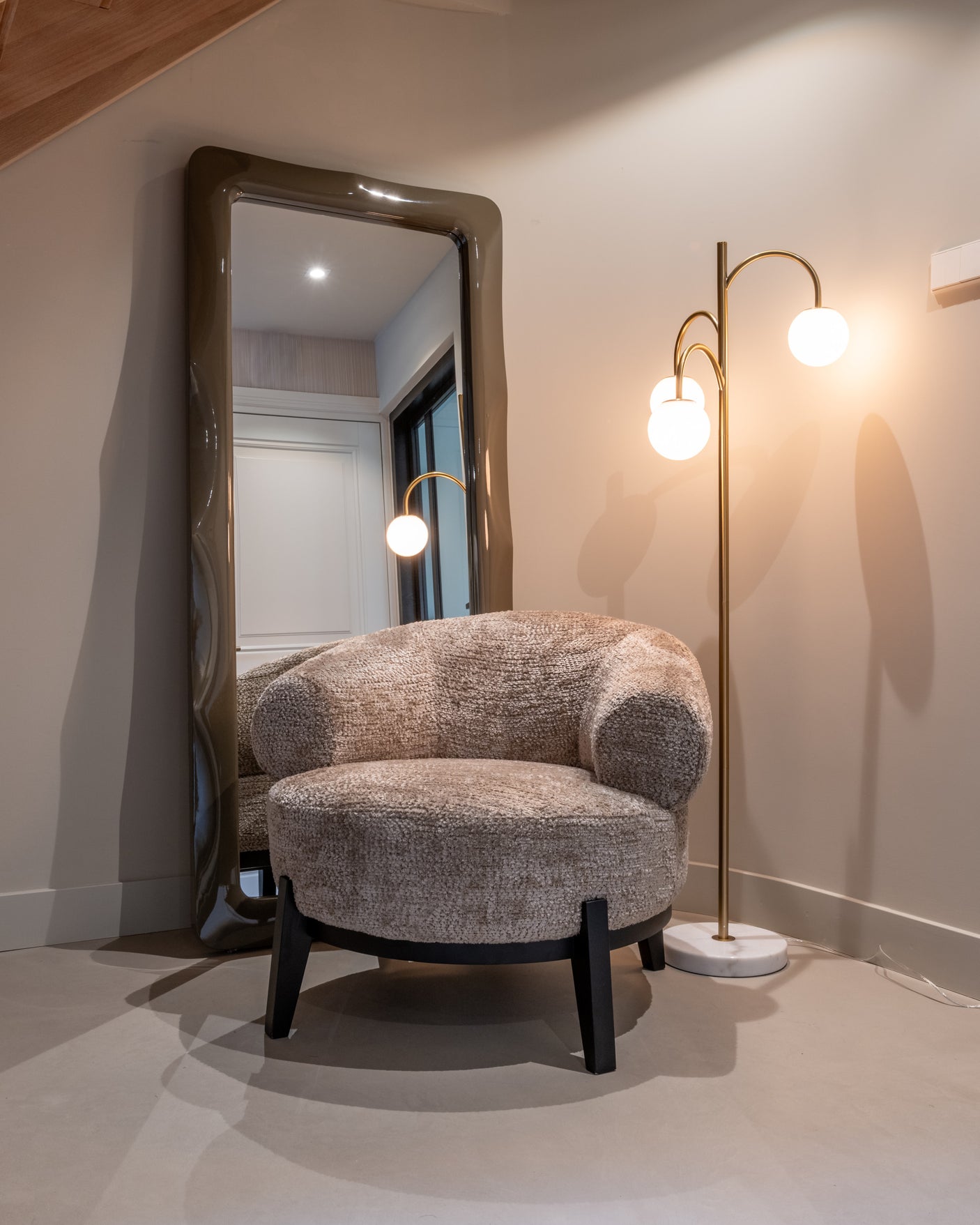 Gulvlampe Janou gull Richmond Interiors Gulvlampe