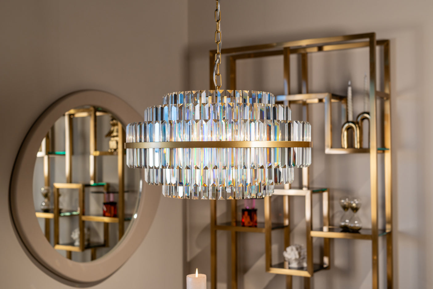 lysekrone Desire børstet gull liten Richmond Interiors Taklampe