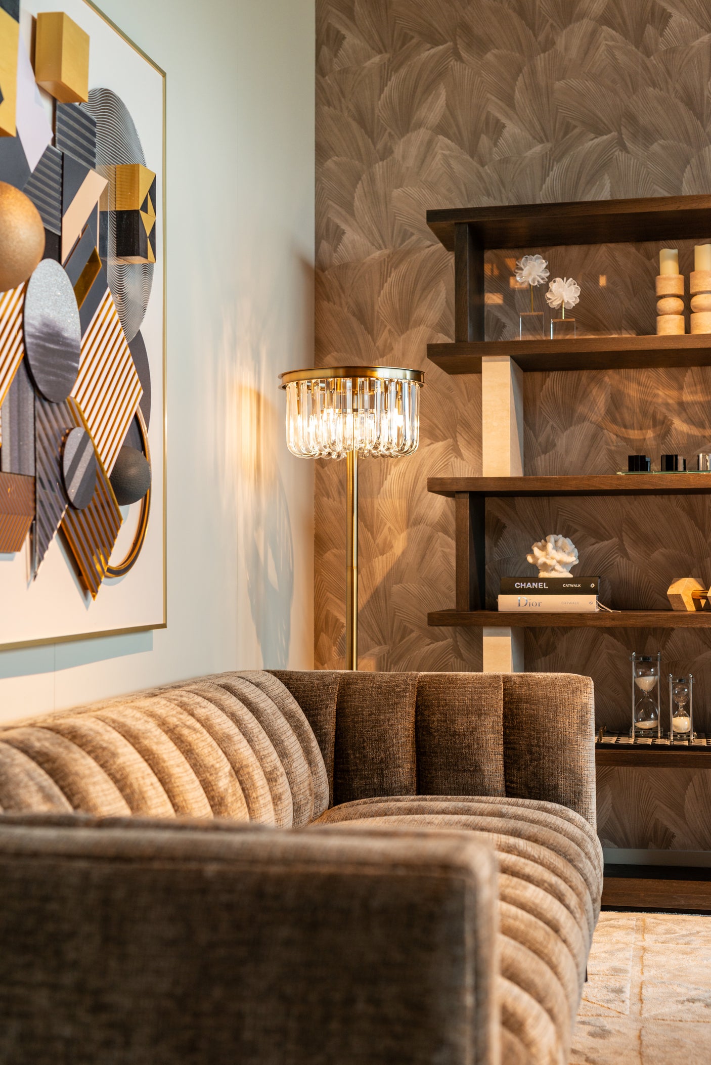 Displayskap Waldorf brun Richmond Interiors Vitrineskap