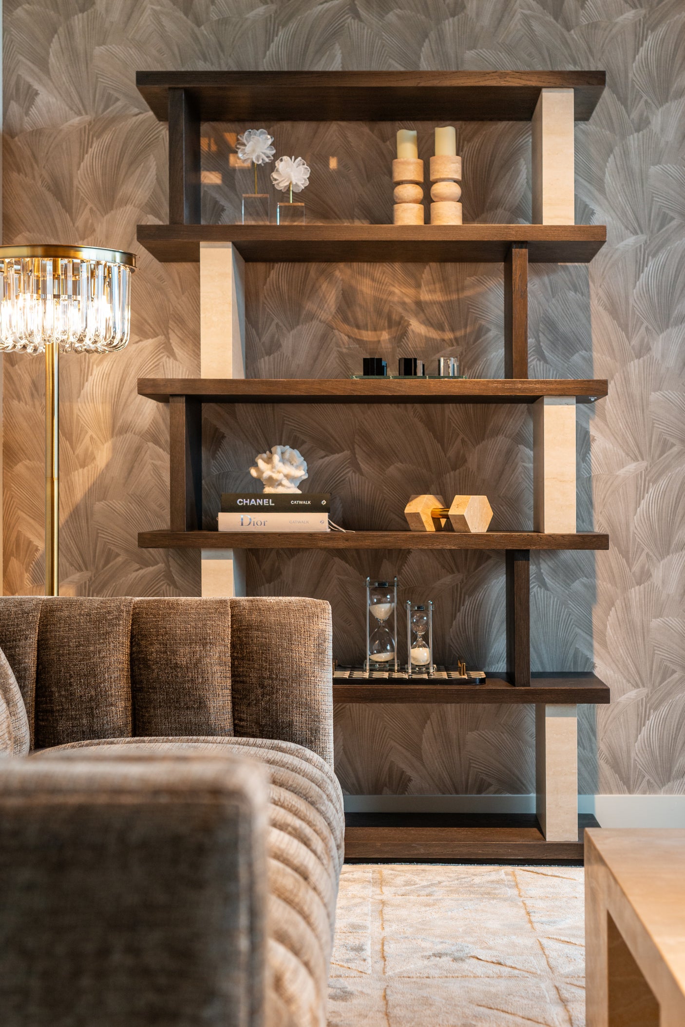 Displayskap Waldorf brun Richmond Interiors Vitrineskap
