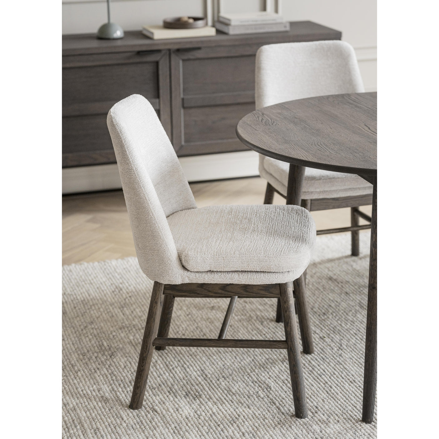 Amesbury spisestol Rowico Spisestol